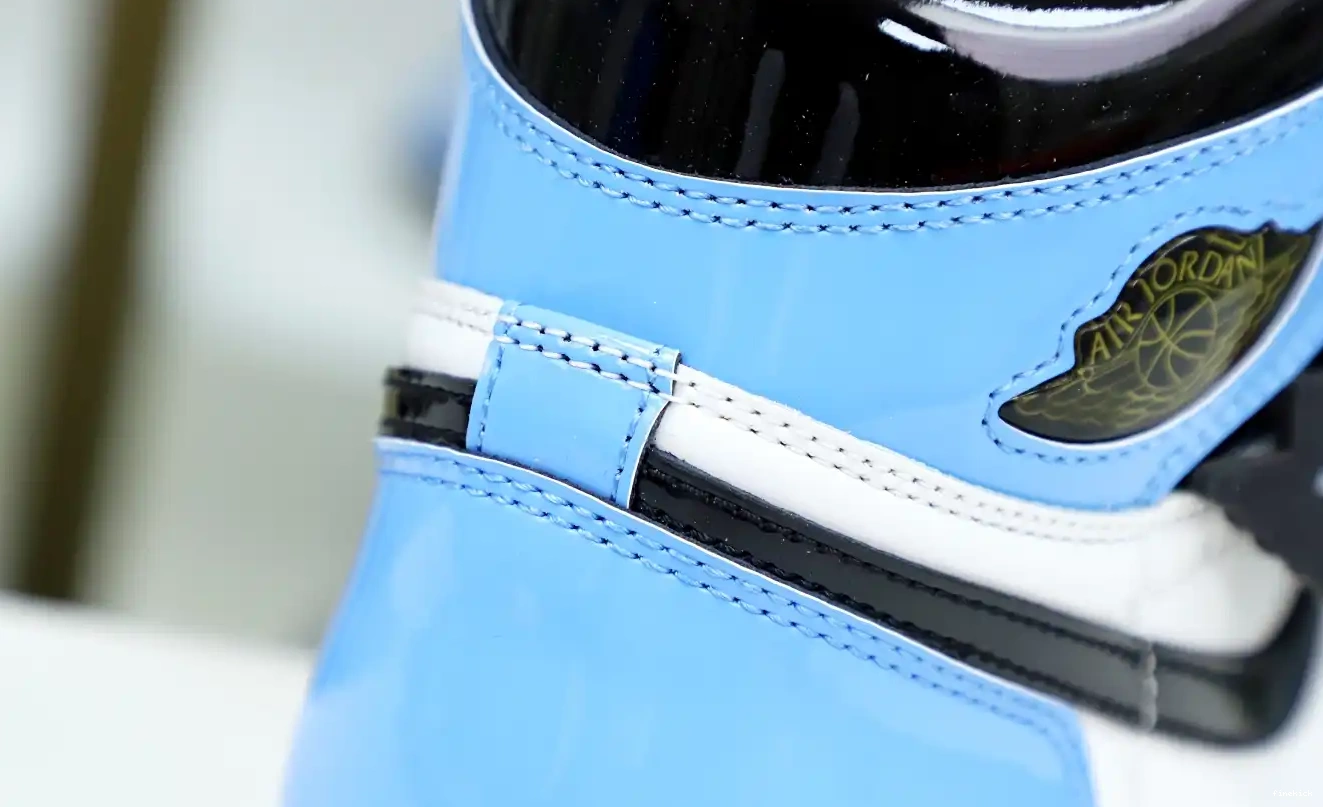 HIGH JORDAN AIR 1 OG 'FEARLESS' RETRO 0322